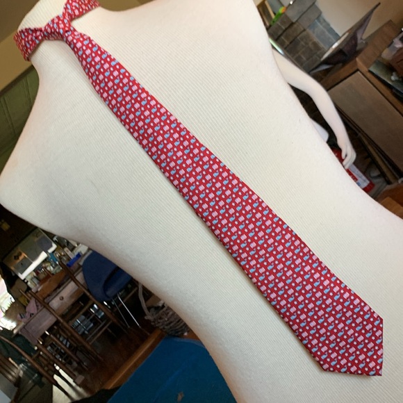 BNWT VINEYARD VINES FLAGS WHALES AND STARS RED SILK TWILL NECKTIE - Picture 4 of 12